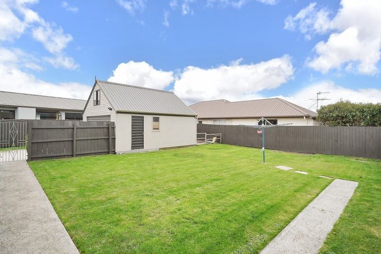 Photo of property in 4 Burnridge Place, Belfast, Christchurch, 8051
