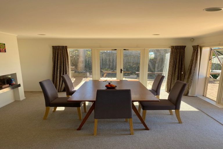 Photo of property in 4 Manu Place, Pinehill, Auckland, 0632