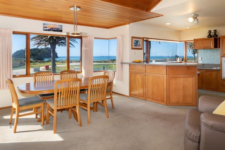 Photo of property in 32 Marine Parade, Mount Maunganui, 3116