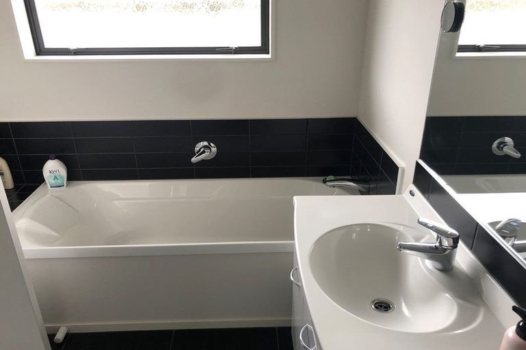 Photo of property in 13 Karo Street, Ruakaka, 0116