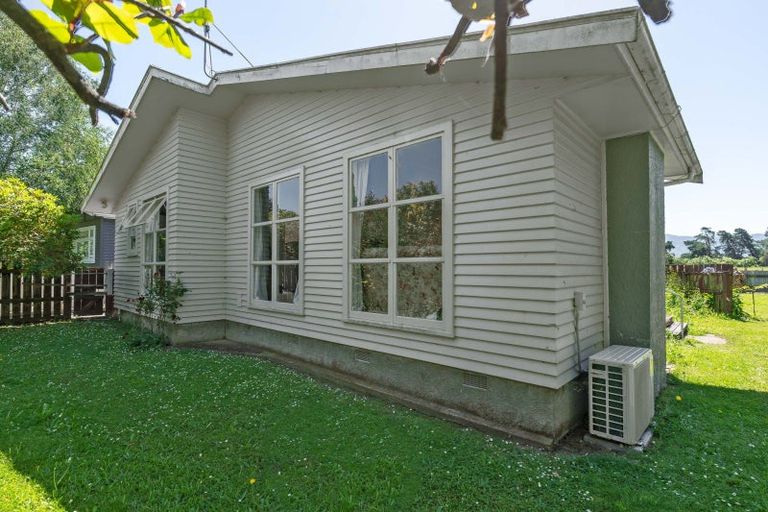 Photo of property in 5 Yule Grove, Greytown, 5712