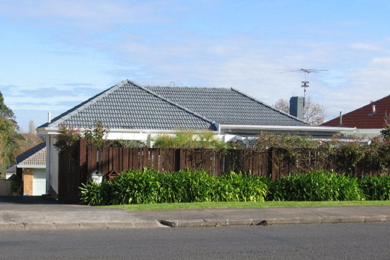 Photo of property in 1/26 Bleakhouse Road, Howick, Auckland, 2014