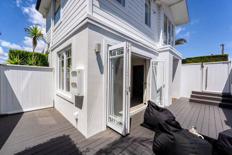 Photo of property in 87 Princes Street, Northcote Point, Auckland, 0627