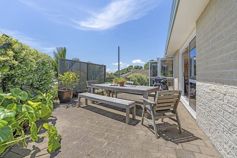 Photo of property in 8 Chatswood Grove, Fitzroy, New Plymouth, 4312