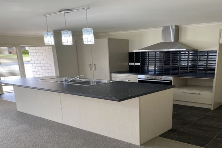 Photo of property in 11 Iris Place, Grandview Heights, Hamilton, 3200