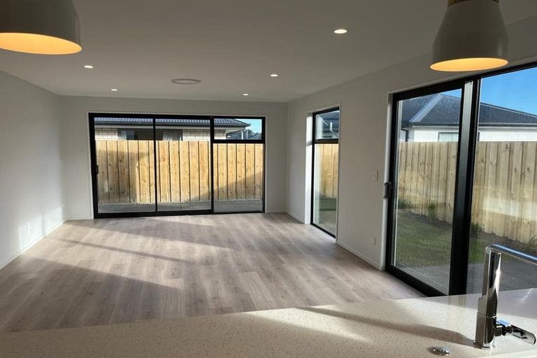 Photo of property in 19 Borthwick Street, Belfast, Christchurch, 8051