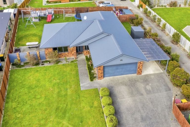 Photo of property in 16 Okarito Avenue, Levin, 5510