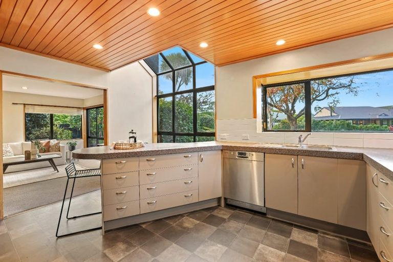 Photo of property in 80 Apsley Drive, Avonhead, Christchurch, 8042