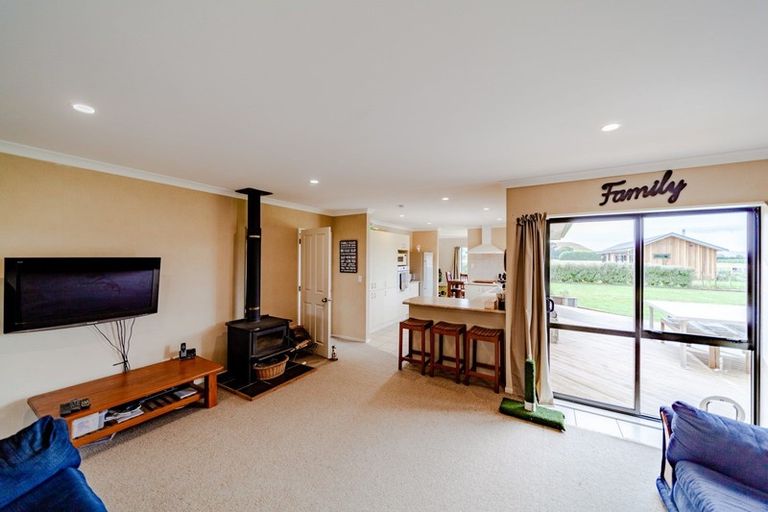 Photo of property in 28 Pourerere Road, Waipawa, 4271