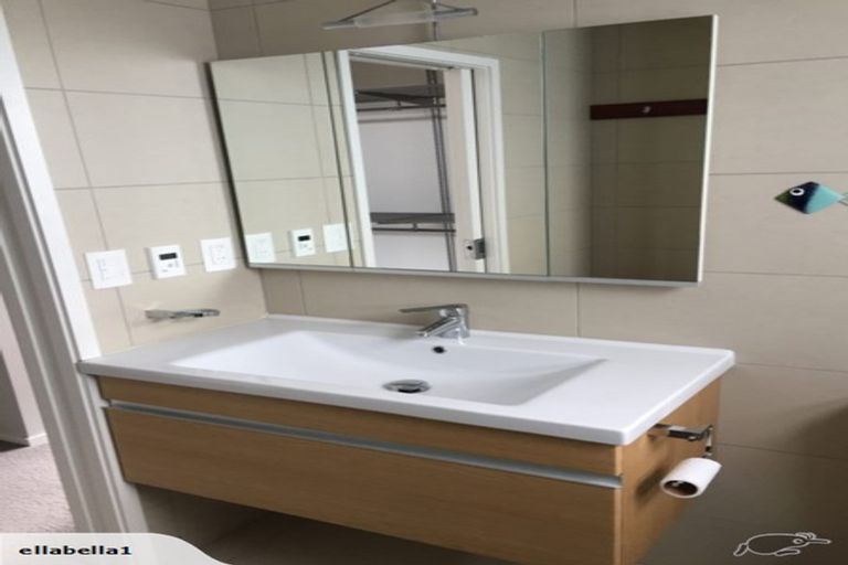 Photo of property in 16 Roberts Street, Martinborough, 5711