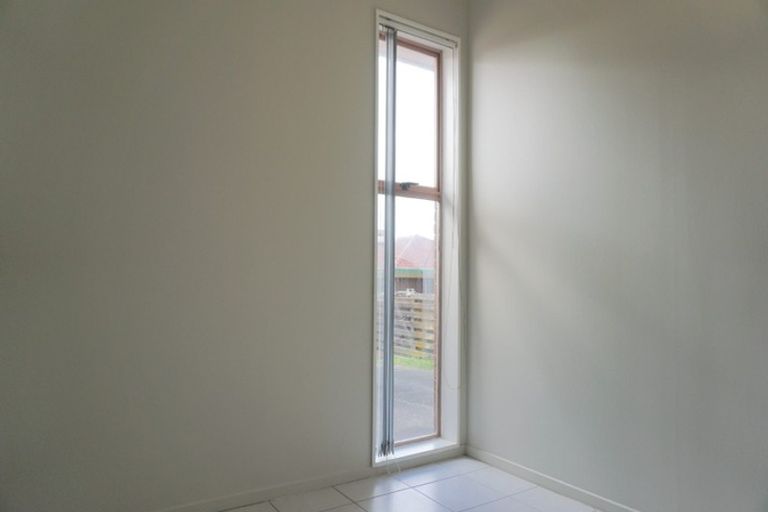 Photo of property in 3/38 Ballater Place, Highland Park, Auckland, 2010