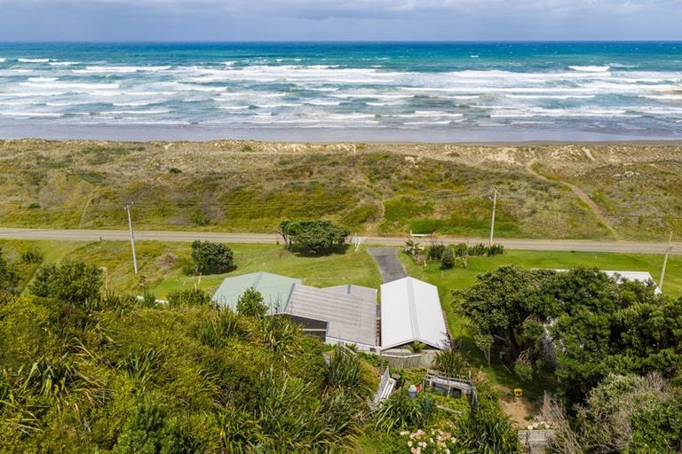 Photo of property in 61 Marine Drive, Te Kopuru, 0371