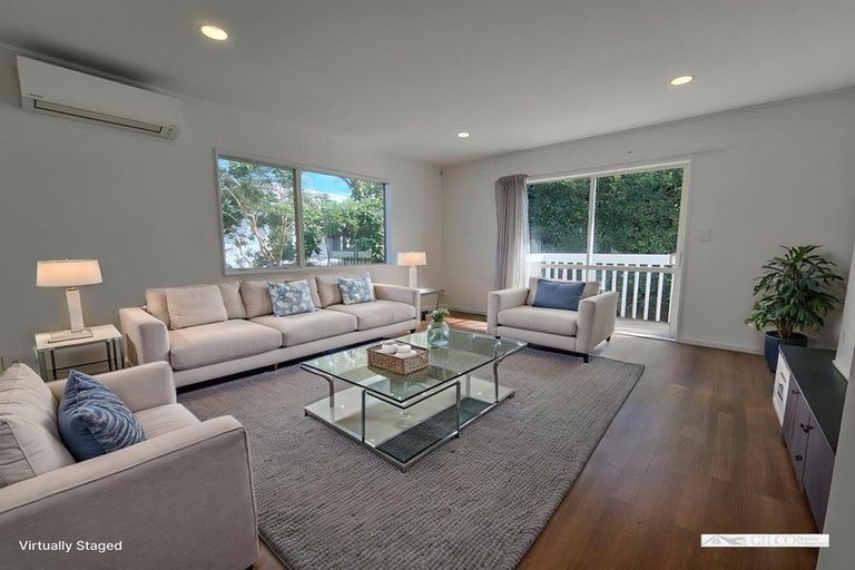 Photo of property in 2/74 College Road, Northcote, Auckland, 0627