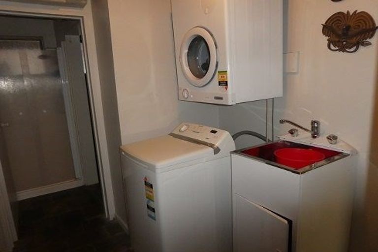 Photo of property in 6 Mckibbin Place, Arrowtown, 9302