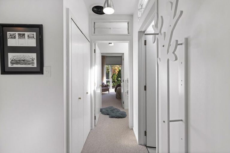 Photo of property in 3/93 Aikmans Road, Merivale, Christchurch, 8014