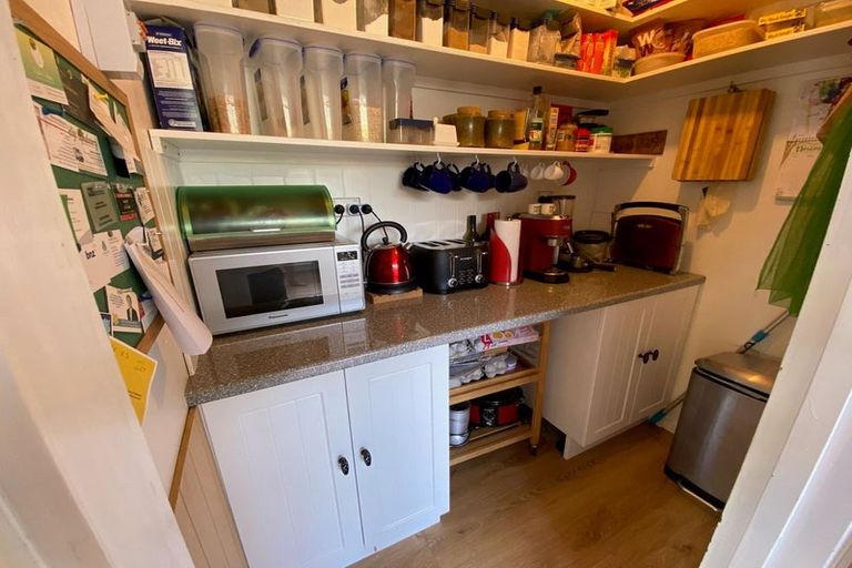 Photo of property in 9 Truscott Grove, Awapuni, Palmerston North, 4412