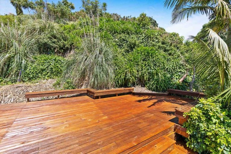 Photo of property in 11 Luke Place, Eastern Beach, Auckland, 2012