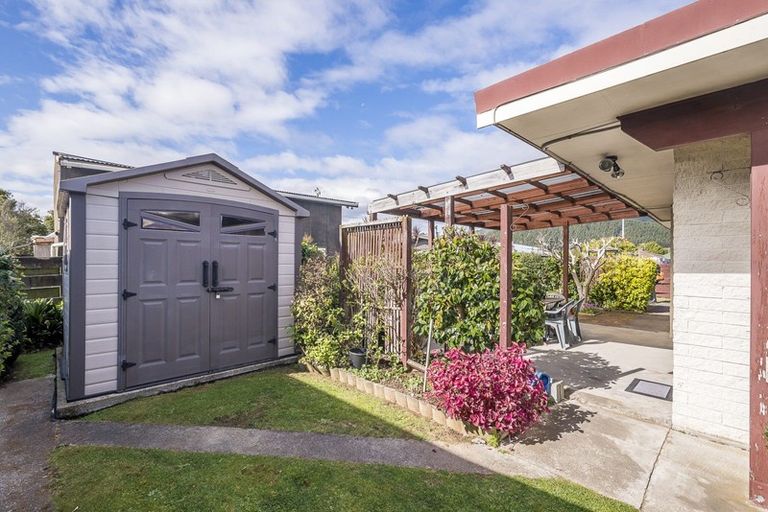 Photo of property in 2a Cypress Grove, Paraparaumu, 5032