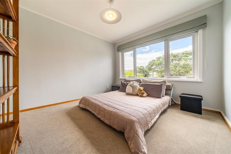 Photo of property in 76 Redwood Avenue, Tawa, Wellington, 5028