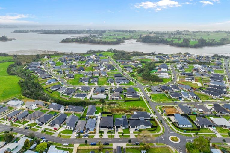 Photo of property in 59 Mclarin Road, Glenbrook, Waiuku, 2681