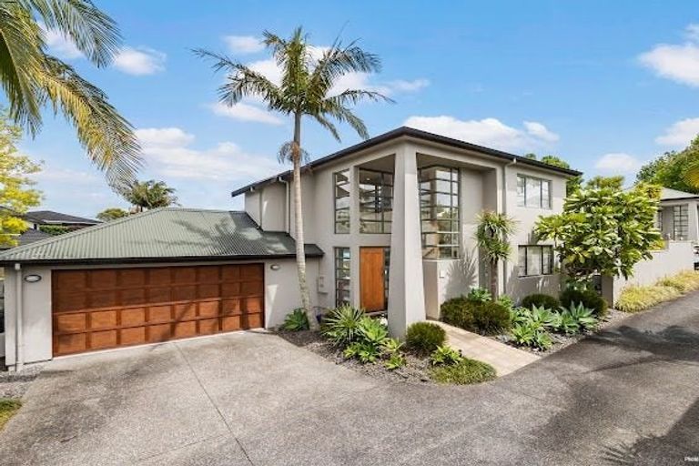 Photo of property in 49b Dignan Street, Point Chevalier, Auckland, 1022