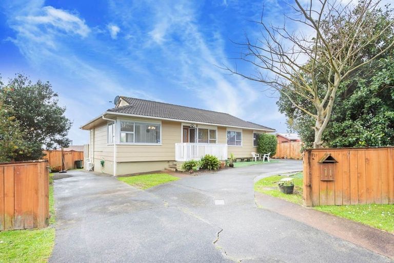 Photo of property in 11 Denver Avenue, Sunnyvale, Auckland, 0612