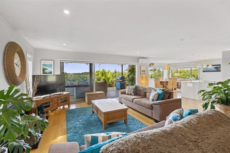 Photo of property in 8 Puka Place, Raglan, 3225