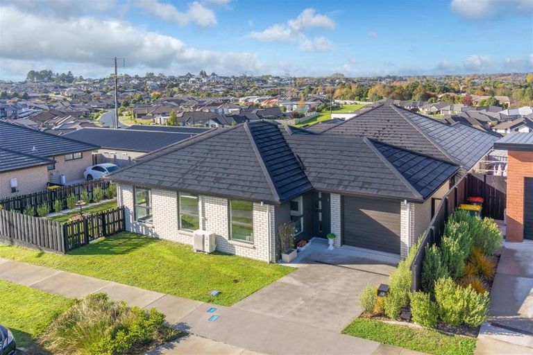 Photo of property in 62 Pragma Rise, Rototuna North, Hamilton, 3210