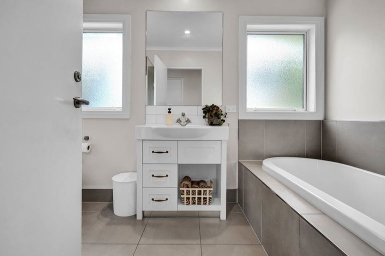 Photo of property in 167 Henwood Road, Paraite, New Plymouth, 4372