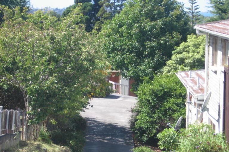 Photo of property in 327b Glenfield Road, Glenfield, Auckland, 0629