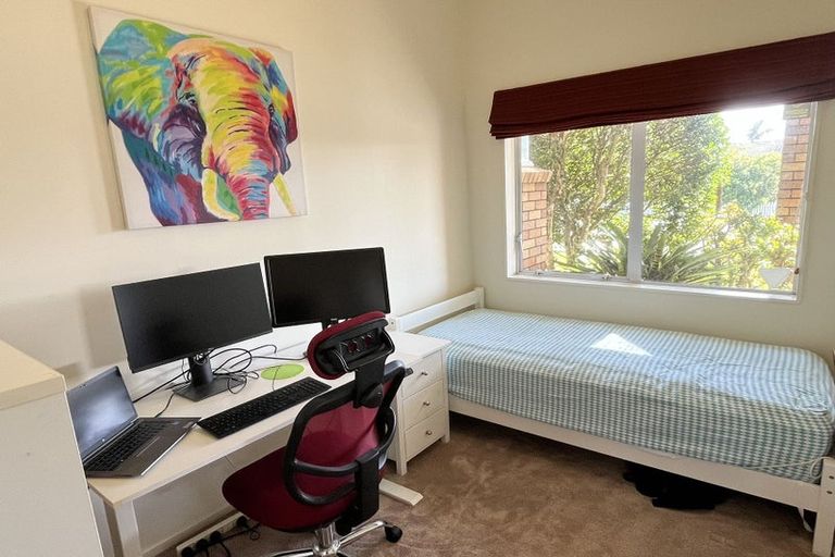 Photo of property in 8 Ballini Rise, West Harbour, Auckland, 0618