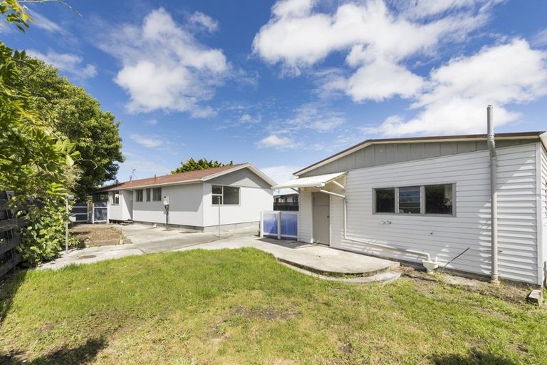 Photo of property in 3 Escort Grove, Awapuni, Palmerston North, 4412