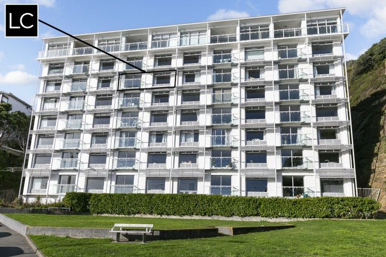 Photo of property in The Capital, 23/370 Oriental Parade, Oriental Bay, Wellington, 6011