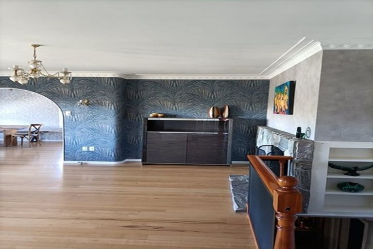 Photo of property in 5 Sutton Crescent, Papatoetoe, Auckland, 2025