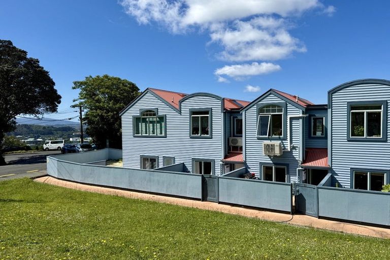 Photo of property in 93a Kelburn Parade, Kelburn, Wellington, 6012