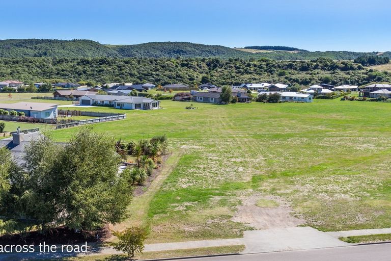 Photo of property in 113 Lisland Drive, Kinloch, Taupo, 3377