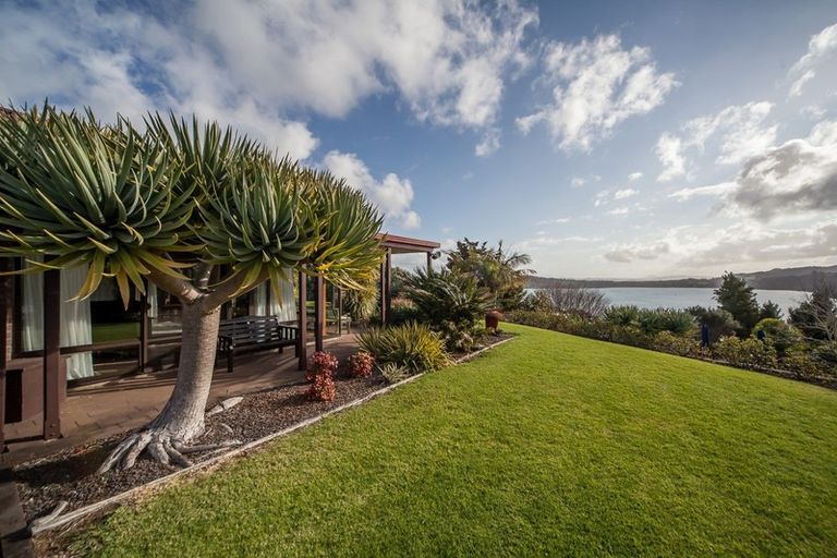 Photo of property in 105 Tahunatapu Road, Parua Bay, Whangarei, 0174