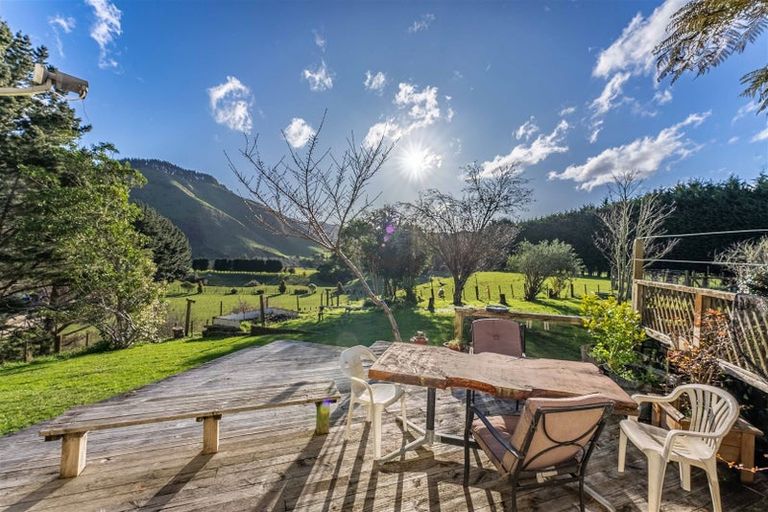 Photo of property in 140 Akatarawa Road, Reikorangi, Waikanae, 5391