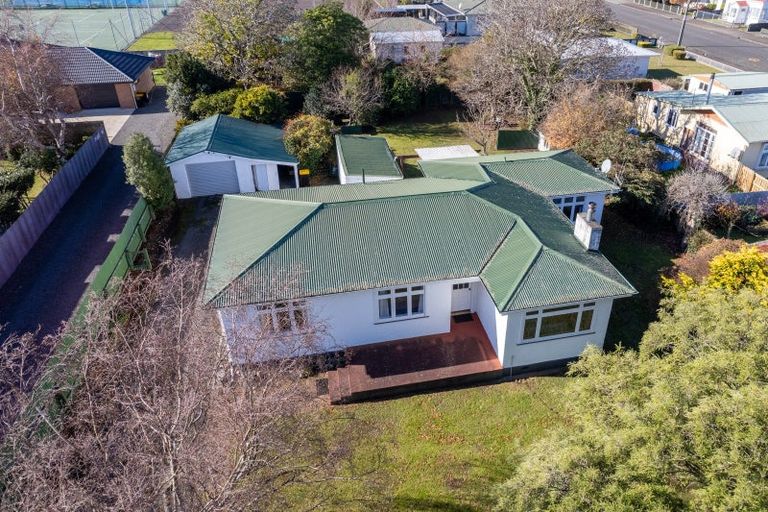 Photo of property in 43 Mcphee Street, Dannevirke, 4930