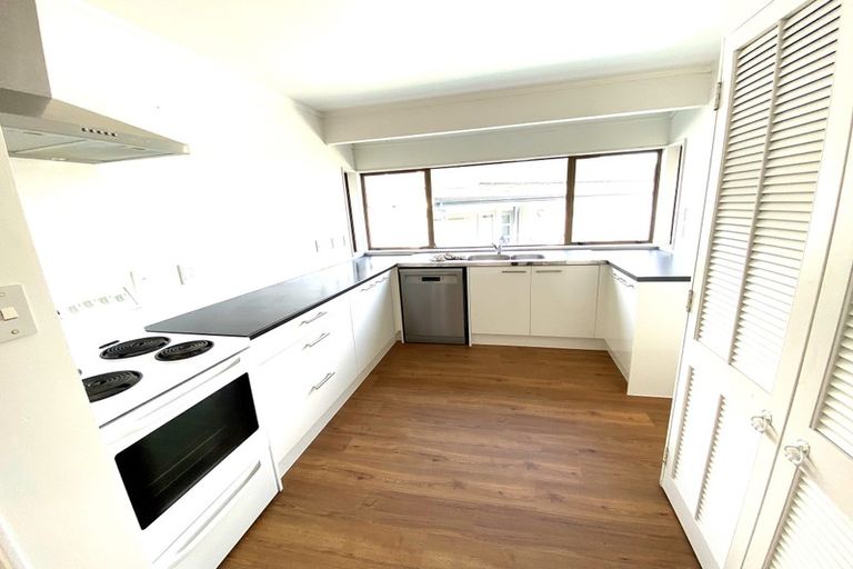 Photo of property in 11 Birman Close, Half Moon Bay, Auckland, 2012