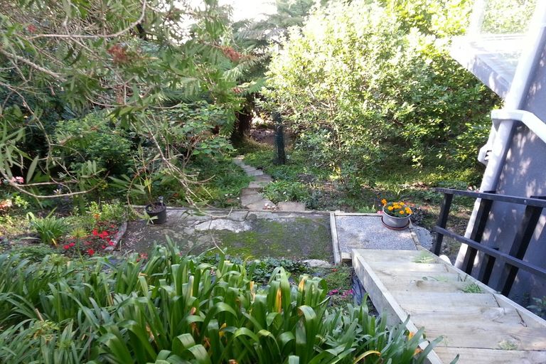 Photo of property in 1/7 Alston Avenue, Kelston, Auckland, 0602