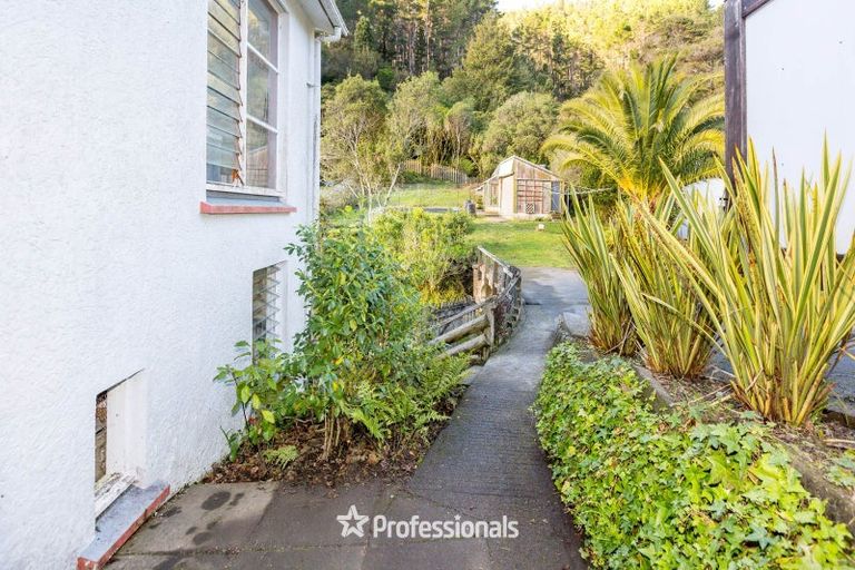 Photo of property in 49 Elmslie Road, Pinehaven, Upper Hutt, 5019