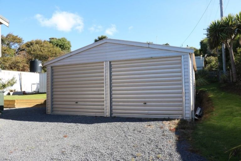 Photo of property in 2 Marine Terrace, Kaka Point, 9271