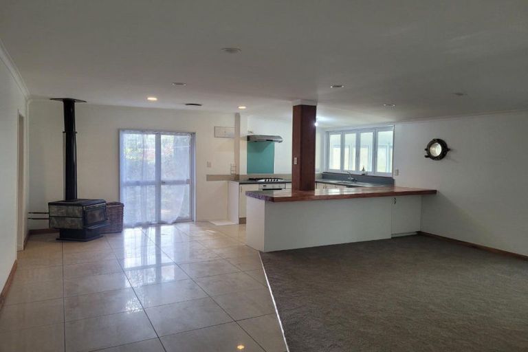 Photo of property in 107a Seaview Road, Westown, New Plymouth, 4310
