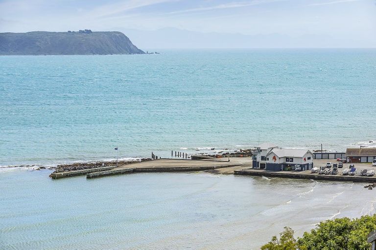 Photo of property in 3a Roys Road, Plimmerton, Porirua, 5026