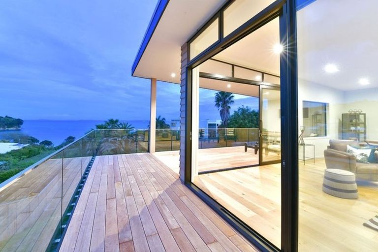 Photo of property in 1043 Whangaparaoa Road, Tindalls Beach, Whangaparaoa, 0930