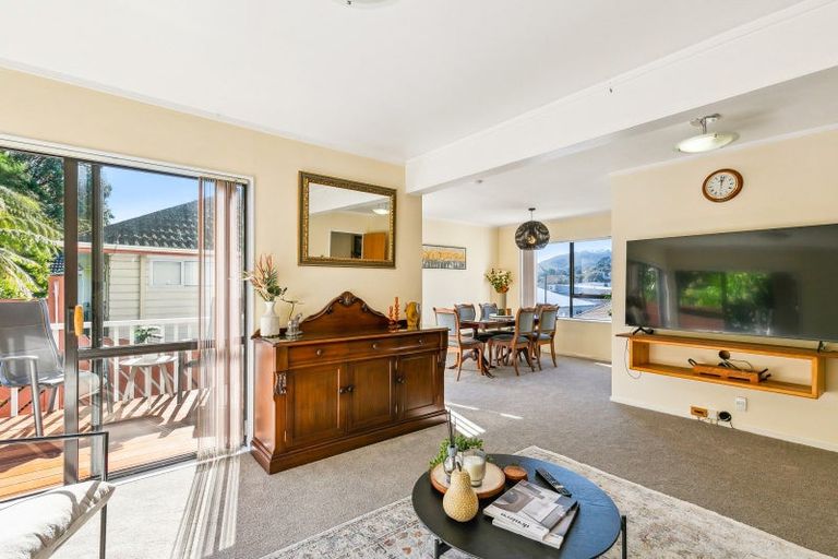 Photo of property in 107 Main Road, Tawa, Wellington, 5028