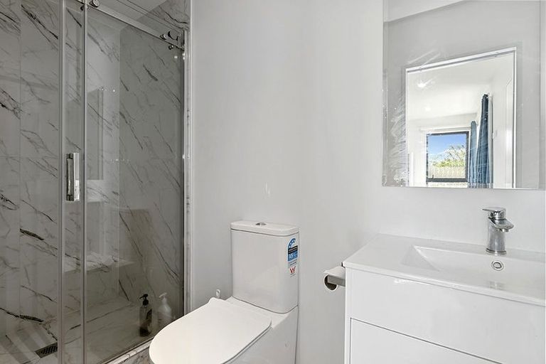 Photo of property in 16 Taupata Lane, Helensville, 0800