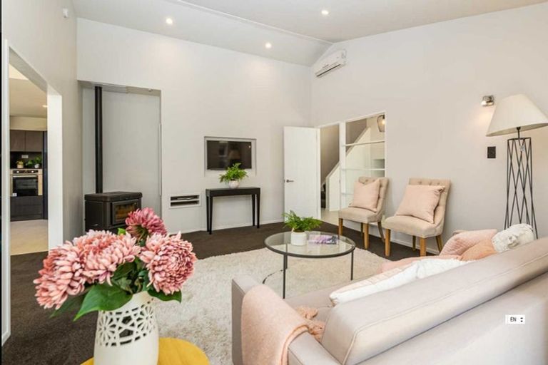 Photo of property in 32 Ambleside Drive, Burnside, Christchurch, 8053