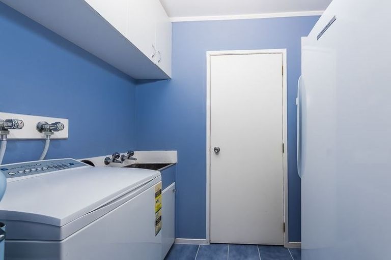 Photo of property in 62 West Harbour Drive, West Harbour, Auckland, 0618